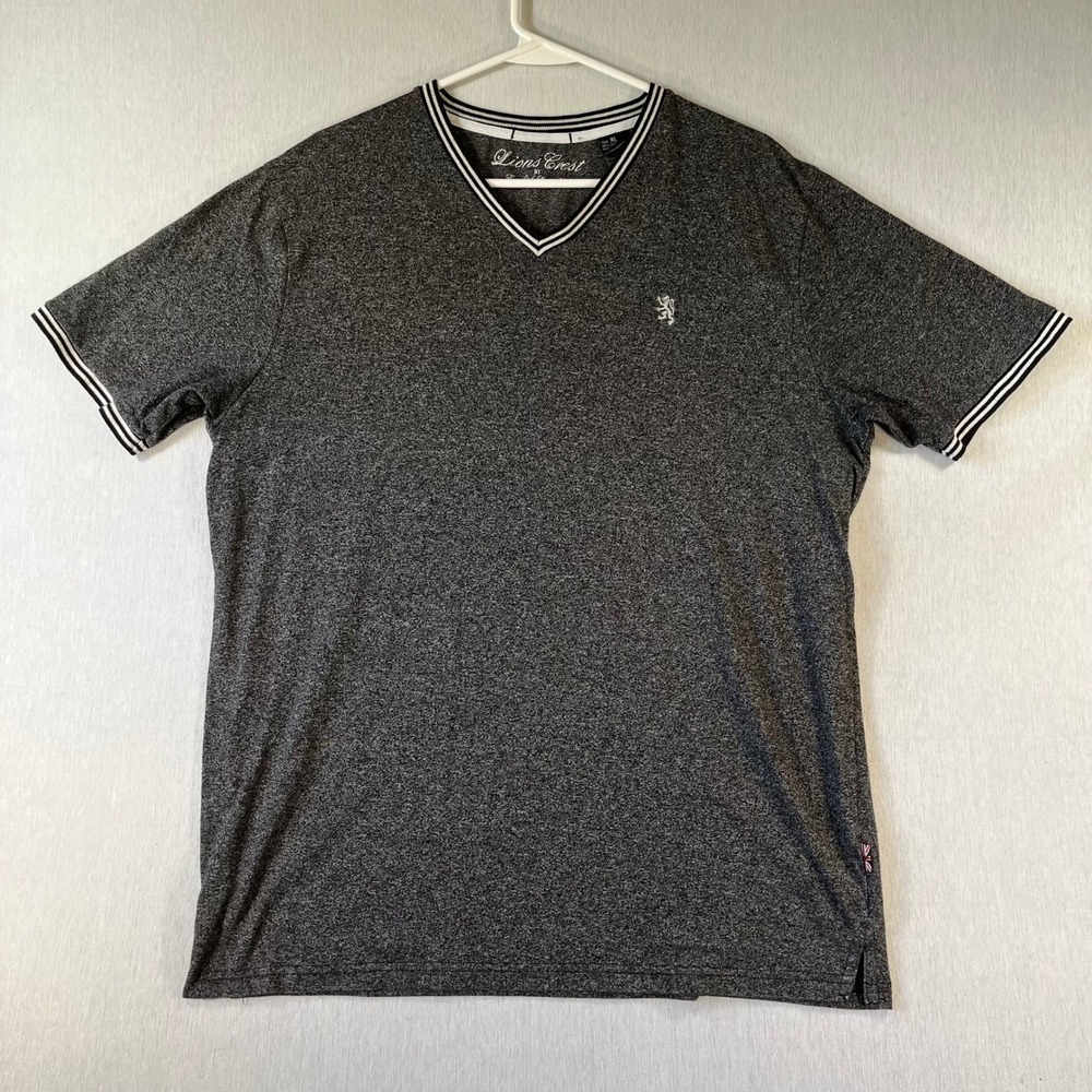 Lions Crest by English Laundry Mens XL Gray Heather V-Neck T-Shirt Lion Logo
